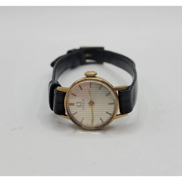 Vtg Solvil Et Titus Ladies Round Face Manual Wind Up Black Leather Band Watch - Picture 7 of 8